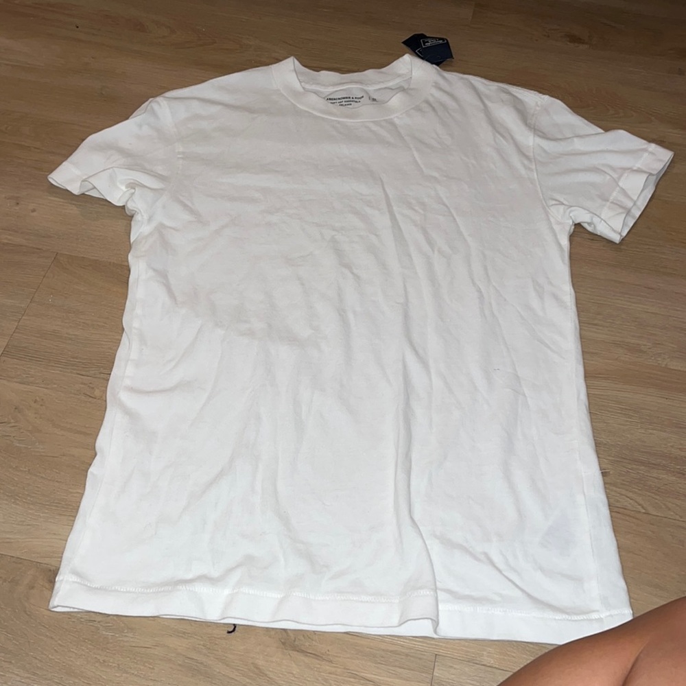 Abercrombie NWT Mens tshirt
